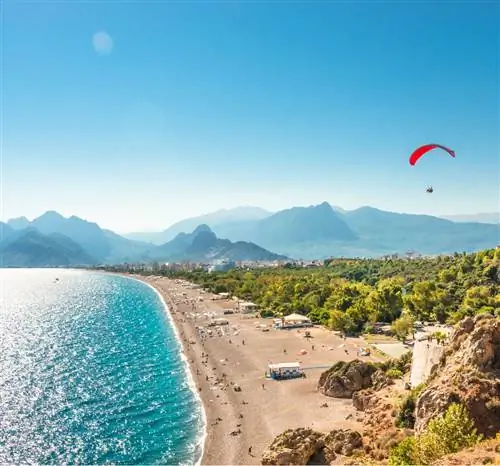 Вид с воздуха на Анталию на Средиземном море
