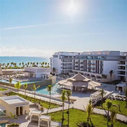 Отель Majestic Elegance Costa в Канкуне, Мексика
