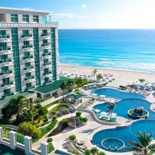 Отель Sandos Cancun, работающий по системе «все включено», в Канкуне, Мексика