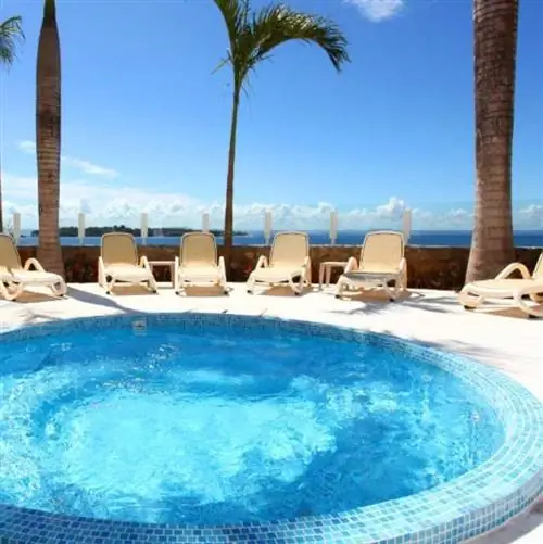 Вид на гидромассажную ванну Bahia Principe Luxury Samana