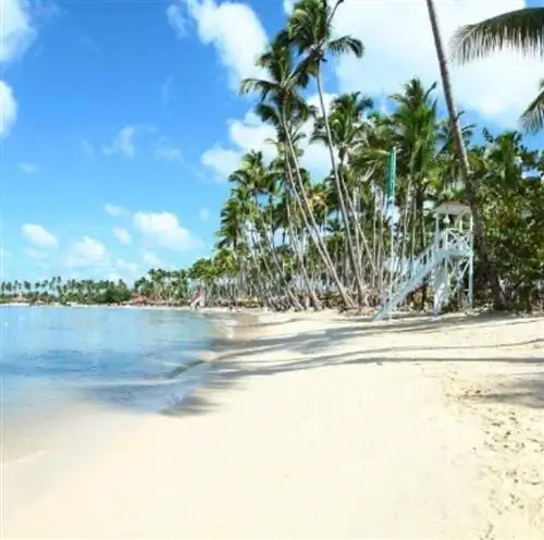 Роскошный вид на пляж Баия-Принсипи в Буганвиле