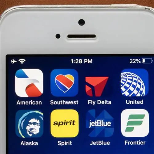 Основные приложения авиакомпаний США на белом iPhone