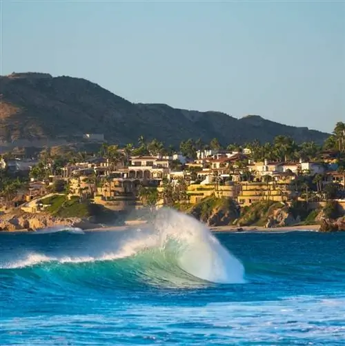 волна разбивается перед Лос-Кабосом, Сан-Хосе, Мексика