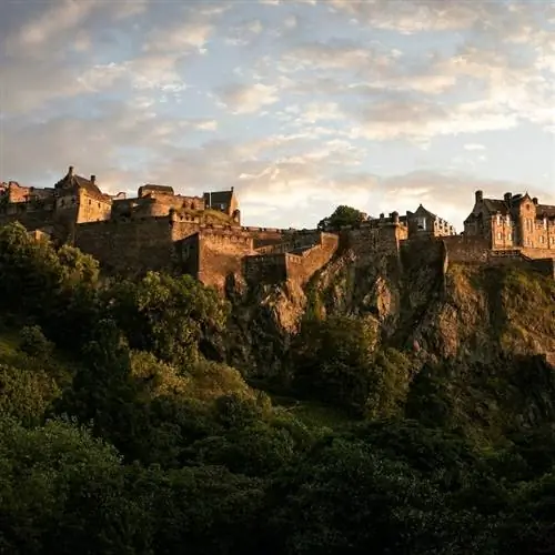 Эдинбургский замок на закате