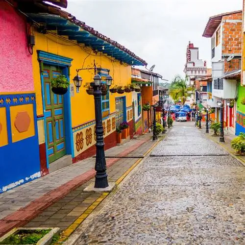 Красочные дома в Гуатапе, Колумбия, Латинская Америка
