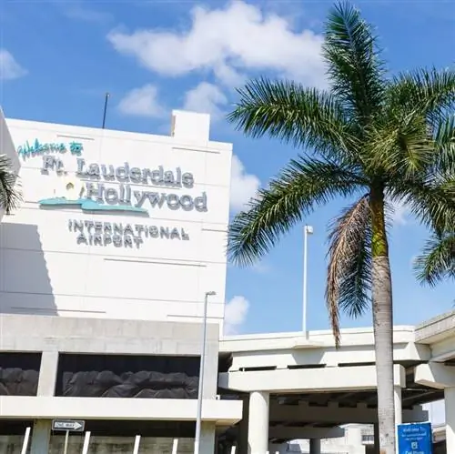 Внешний вид здания международного аэропорта Форт-Лодердейл-Голливуд