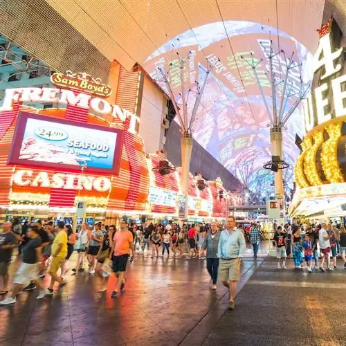 Вид на Фремонт-стрит в Лас-Вегасе, Невада, США