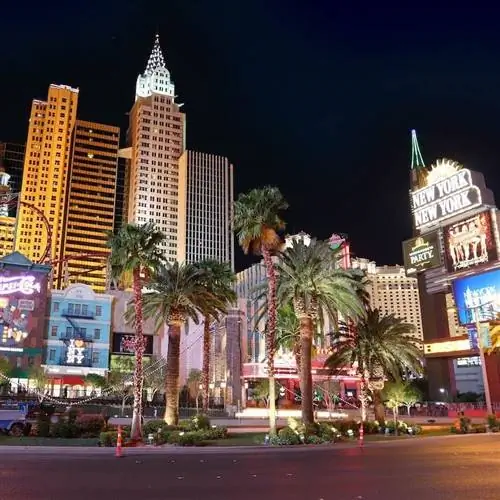 Вид на гостиничную полосу Лас-Вегаса, центр Лас-Вегаса, Невада, США