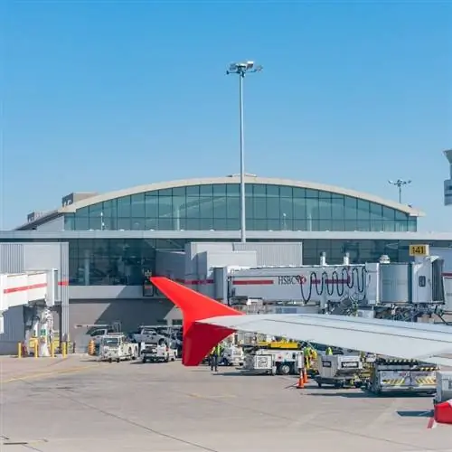 Внешнее изображение международного аэропорта Торонто Пирсон, Торонто, Онтарио, Канада