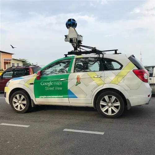 Автомобиль Google Maps получает изображения улиц