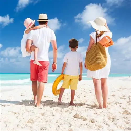 Семья на тропическом пляже, пляж, Карибский бассейн, направления