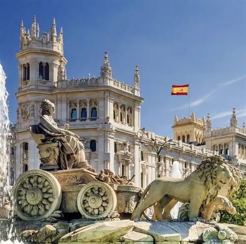 Мадрид, Испания, Фонтан со львом и колесницей