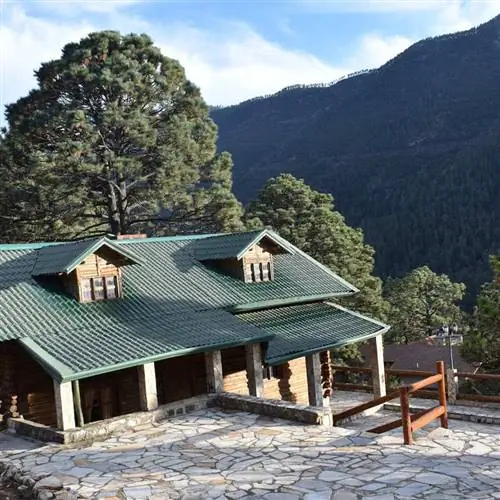 Хижина в лесу, Артеага, штат Коауила, Мексика