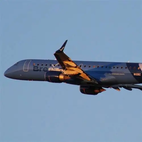 Самолет авиакомпании «Бриз Эйрвэйз»