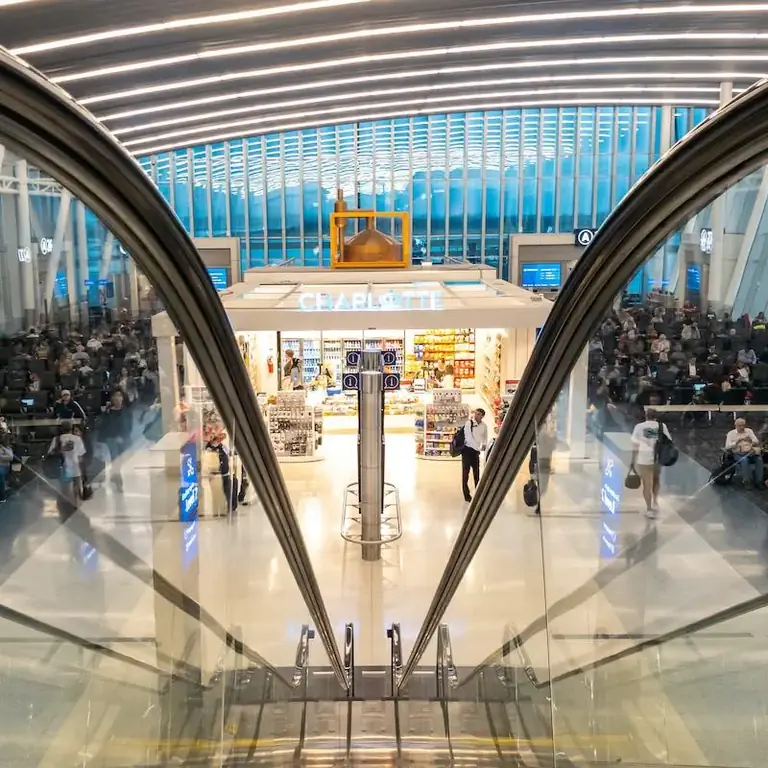 Зона ожидания в международных аэропортах Шарлотты