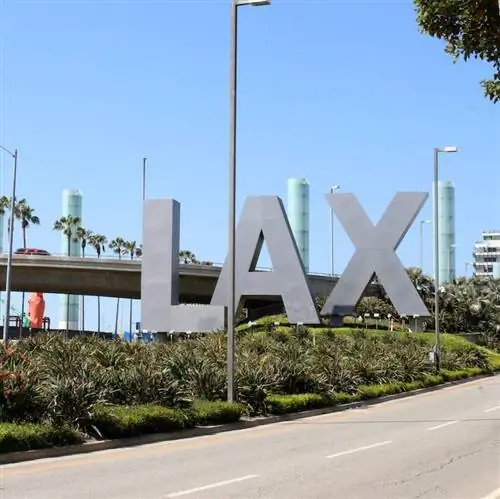 Знак аэропорта Лос-Анджелеса