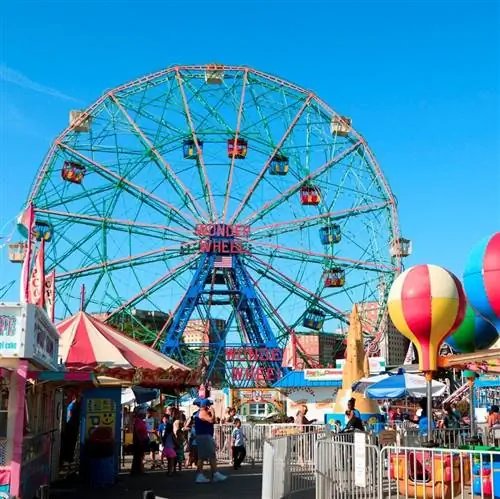 Луна-парк Кони-Айленда, канун Нового года