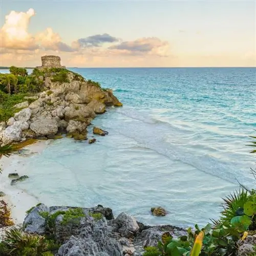 живописный вид на воды в Тулуме