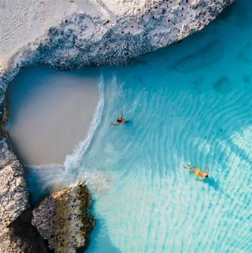 Снимок пляжа на Арубе в Карибском бассейне сверху