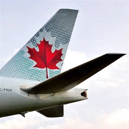Хвостовое оперение самолета Air Canada Хвостовое оперение самолета Air Canada