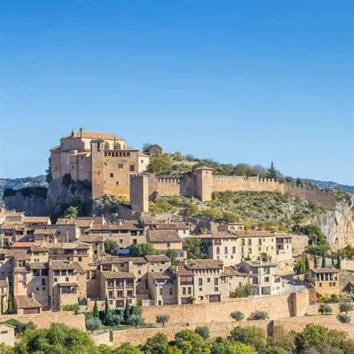 Деревня Алькесар в Арагонской автономной провинции Испании, Южная Европа