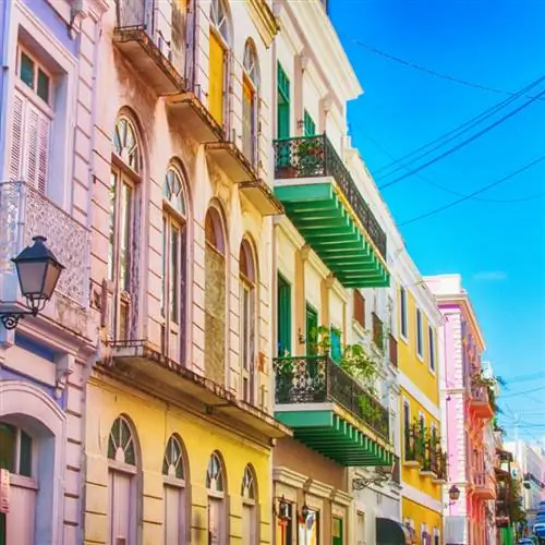 Красочная улица в Сан-Хуане, Пуэрто-Рико