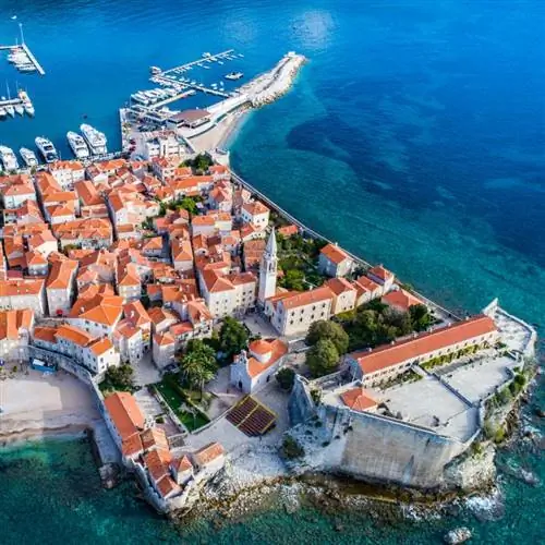 Вид с воздуха на Будву, Черногория