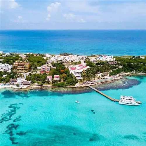 Вид с воздуха на остров Мухерес в мексиканском Карибском море, Ривьера Майя, Мексика, недалеко от Канкуна