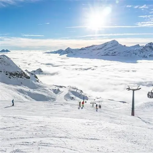 Красивая открытая лыжная станция в Италии