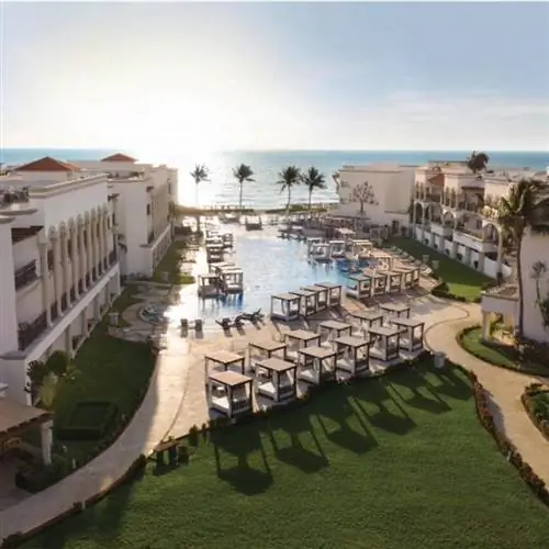 Воздушный вид на отель Hilton Плайя-дель-Кармен