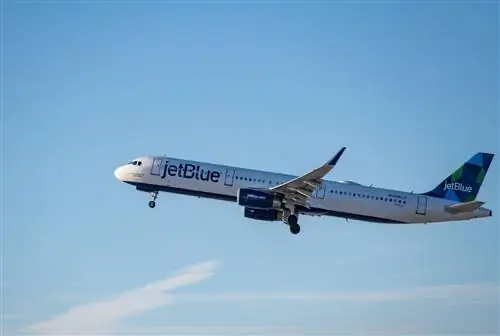 JetBlue запускает новое меню с вкусной едой в небе