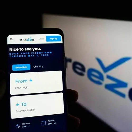 Приложение и веб-сайт Breeze Airways
