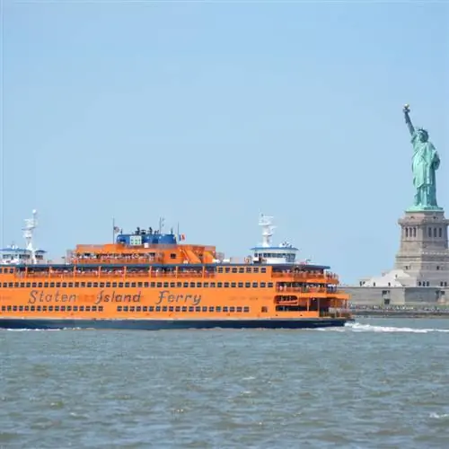 Паром на Статен-Айленде и статуя свободы