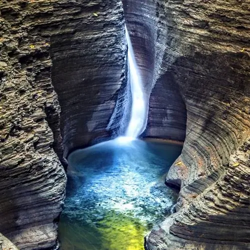 Водопад в государственном парке Уоткинс-Глен.