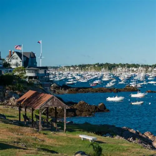 город и лодки в Марблхеде, штат Массачусетс
