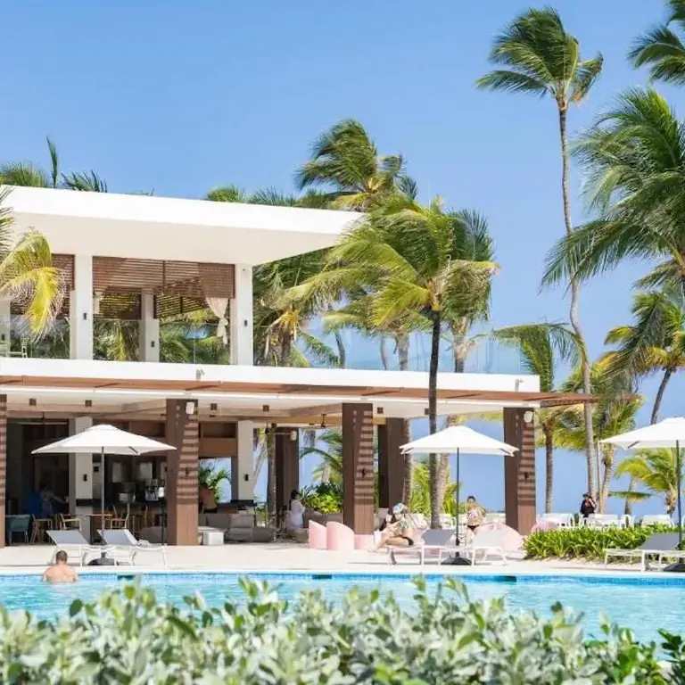 бассейн в Карибе Делюкс