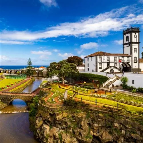 небольшой городок на Азорских островах, Португалия