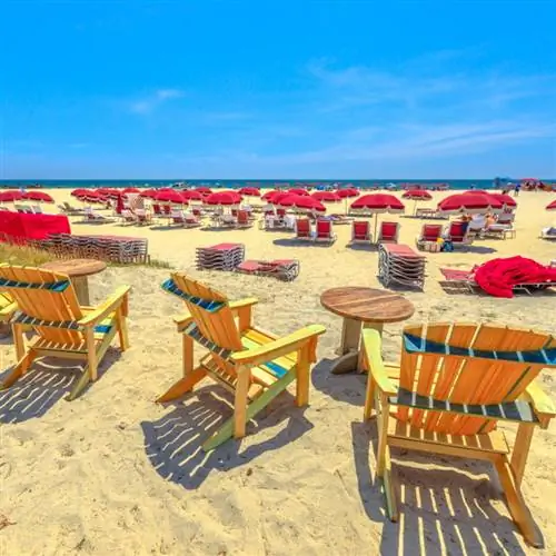 шезлонги на пляже Коронадо