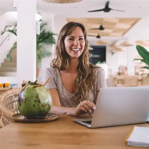 Женщина на работе