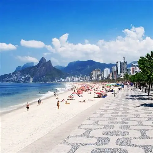 Пляж Ипанема в Рио-де-Жанейро, Бразилия, Южная Америка