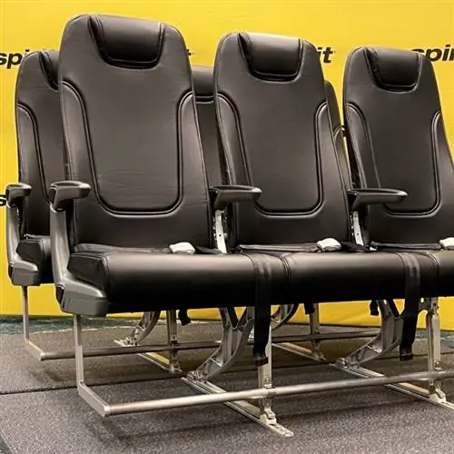 Новые сиденья авиакомпании Spirit на выставке