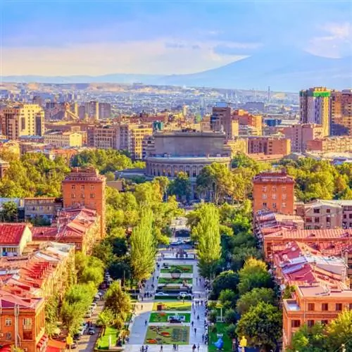 город ереван армения с парком