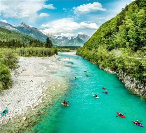 Словения вновь открывается для непривитых туристов