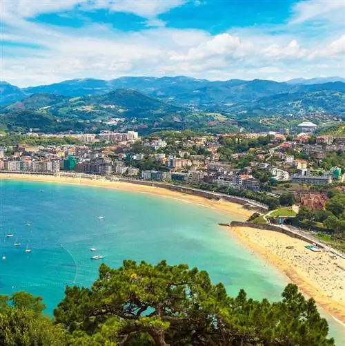 Сан-Себастьян, вид с воздуха на пляж и залив Ла-Конча