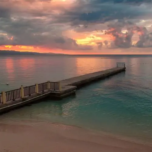 причалить в океане