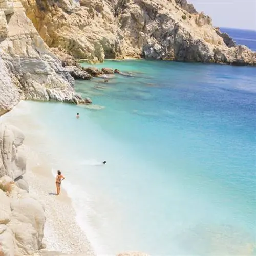 Пляж Сейшельских островов в Икарии, Греция