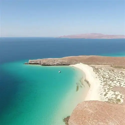 Вид с воздуха на пляж Баландра в Ла-Пасе, Мексика