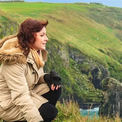 Фотограф-на-скале-в-Ирландии-1