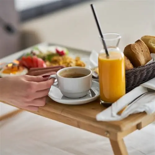 завтрак в постель в отеле