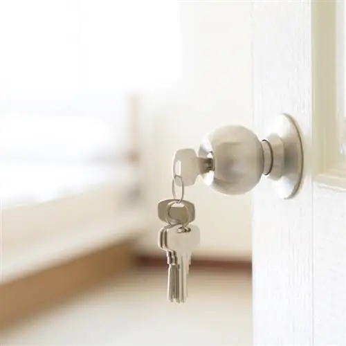 замок на дверь спальни с ключом